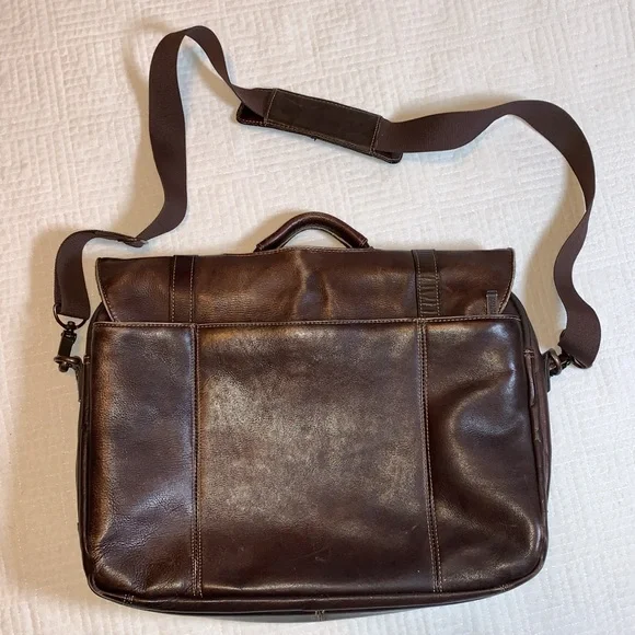 Kenneth Cole Reaction Brown Leather Messenger Bag Computer Briefcase